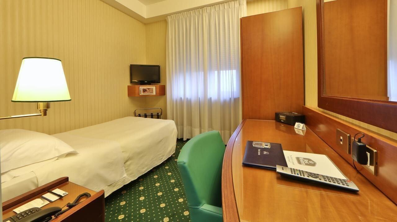 Hotel Astoria Sure Hotel Collection By Best Western Милано Екстериор снимка