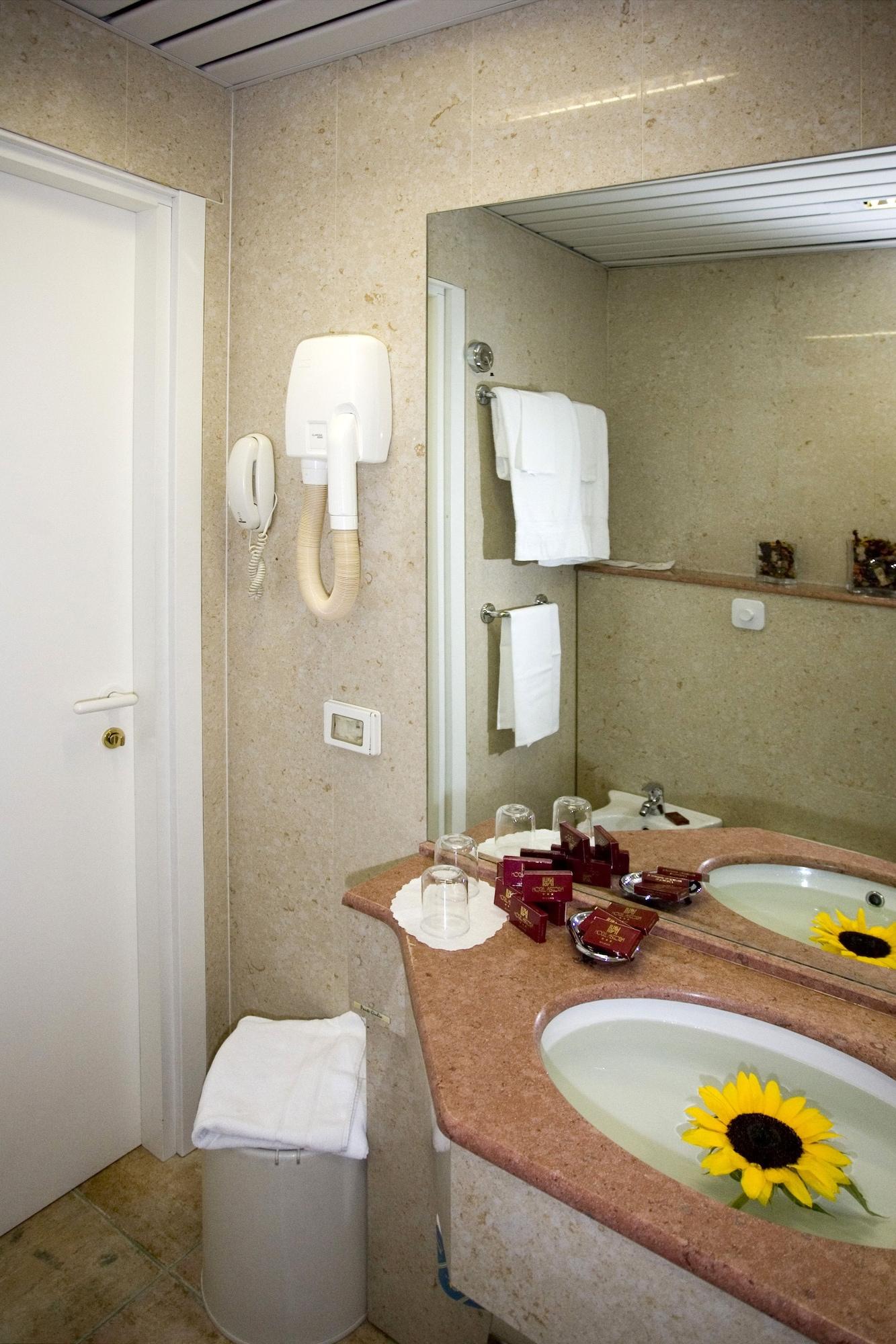 Hotel Astoria Sure Hotel Collection By Best Western Милано Екстериор снимка
