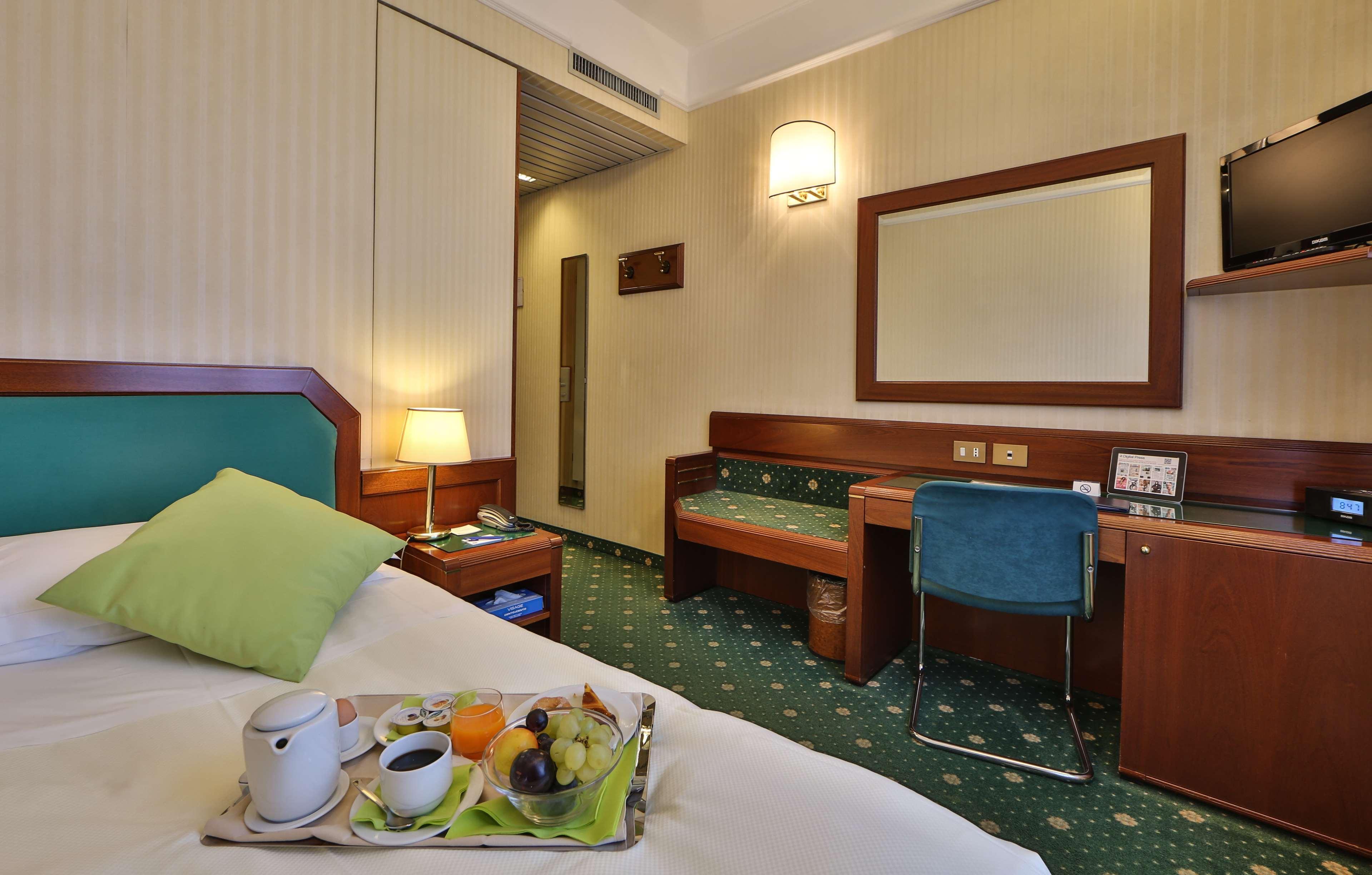 Hotel Astoria Sure Hotel Collection By Best Western Милано Екстериор снимка