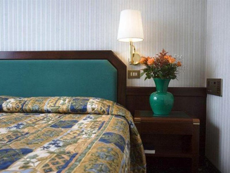 Hotel Astoria Sure Hotel Collection By Best Western Милано Екстериор снимка